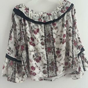 Club Monaco women blouse top Medium of the shoulders bell sleeve